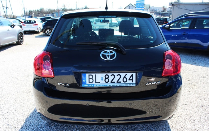 Toyota Auris cena 25900 przebieg: 198000, rok produkcji 2009 z Goniądz małe 379